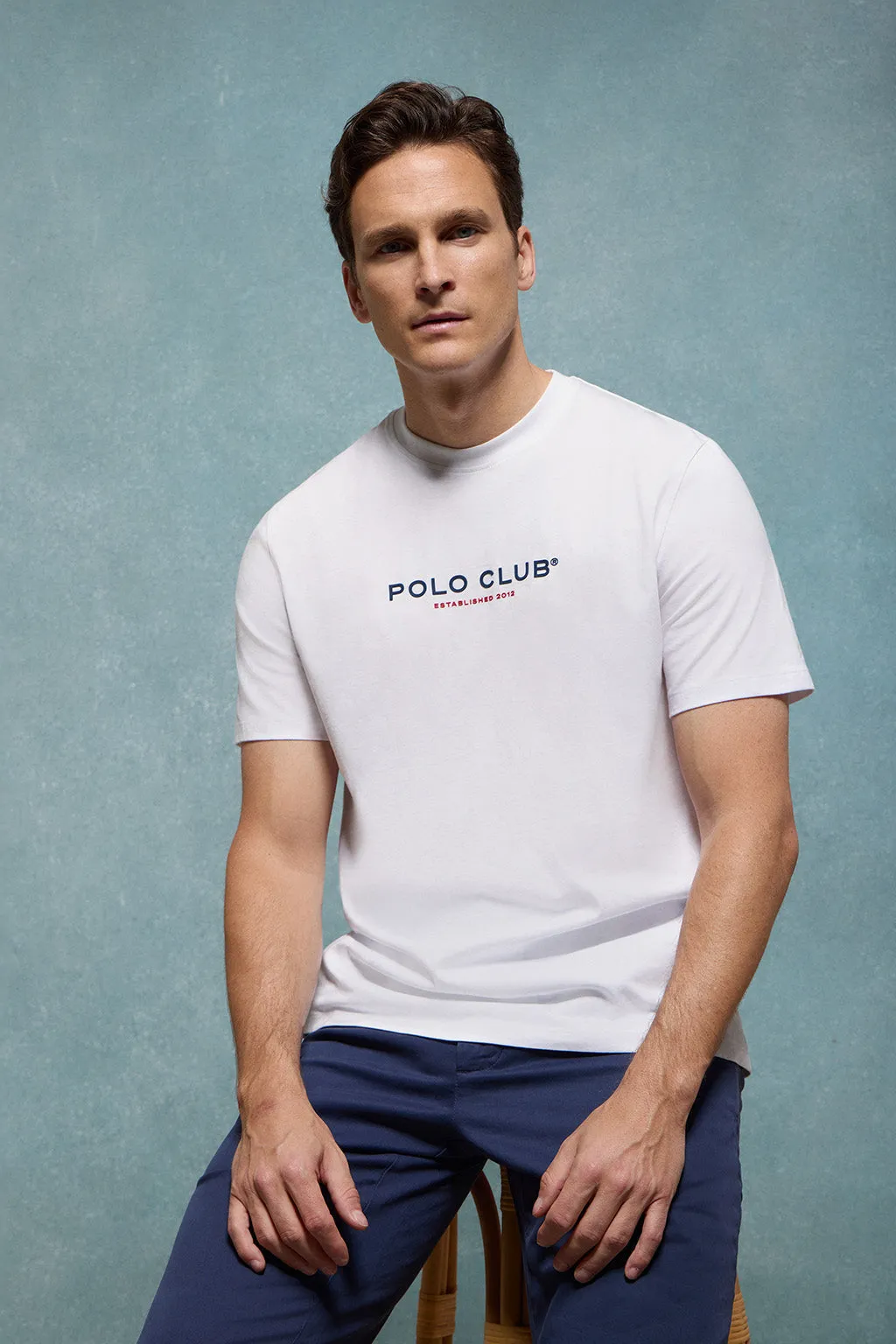 Camiseta de cuello redondo blanca con logo engomado Minimal Title Polo Club