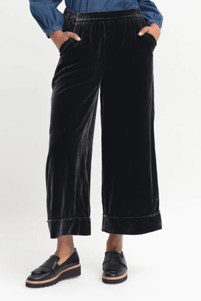 Elk The Label - Metti Velvet Pants - Charcoal