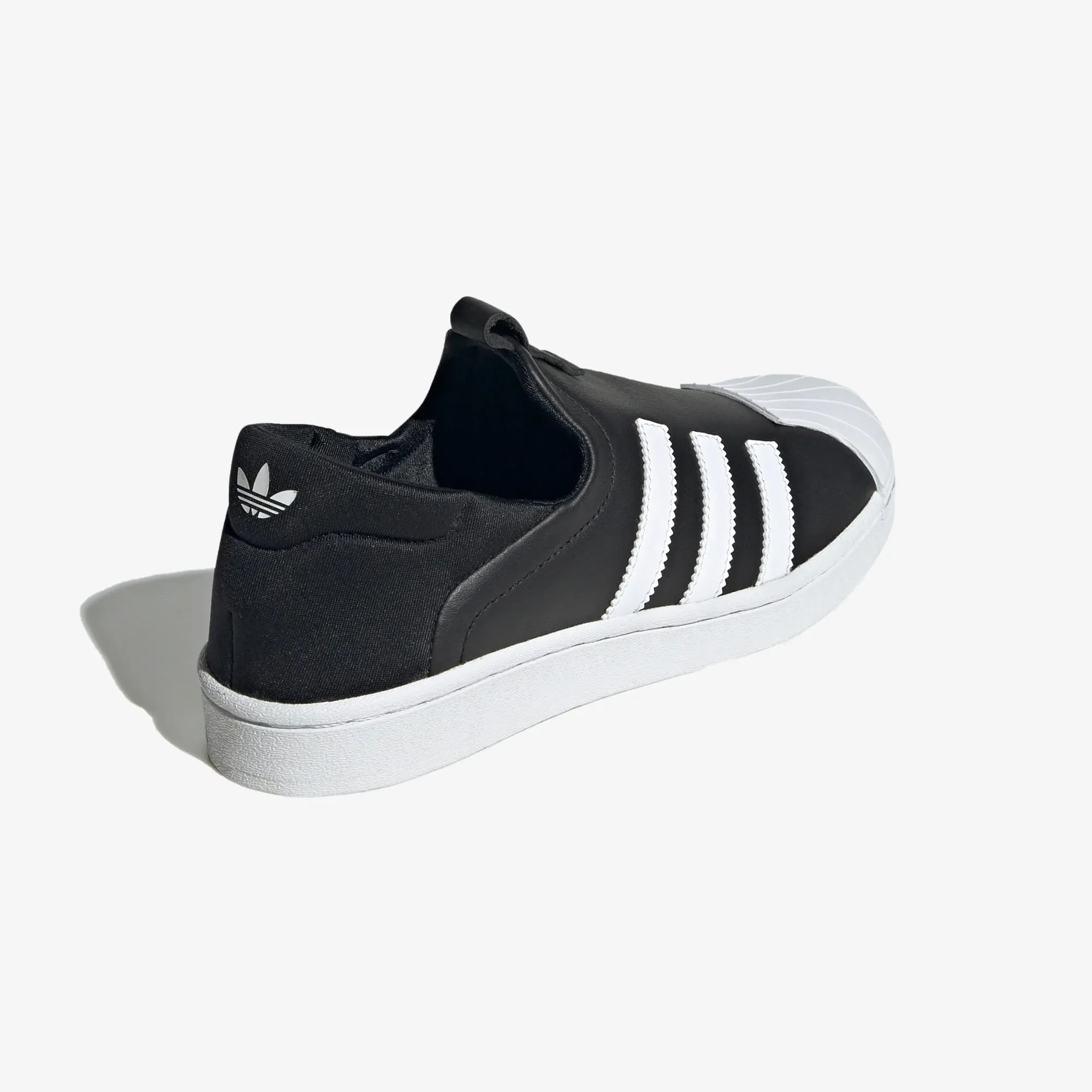 SUPERSTAR SLIP-ON 'CORE BLACK/CLOUD WHITE'